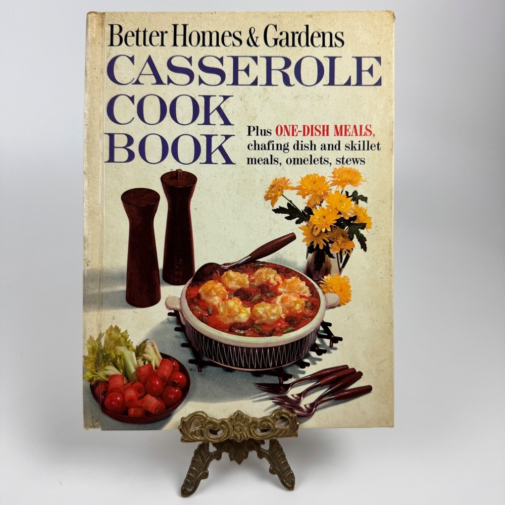 Vintage 1961 Better Homes and Gardens Casserole Cook Book Hardcover Clippings